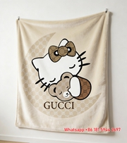 Luxury Gucci-Inspired Minnie Mouse Flannel Sofa Throw Blanket for Wall Decor IMG_4722